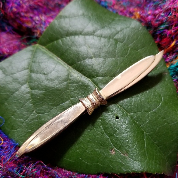 Vintage bar pin gold tone airplane propeller? - Picture 2 of 5